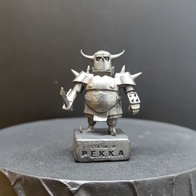 黄铜做旧部落冲突Supercell皇室战争 皮卡超人雕像 手办 模型摆件