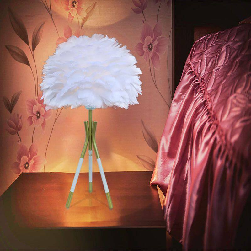 厂家新款上市轻奢卧室羽毛台灯半球鹅毛台灯少女婚庆引路床头灯