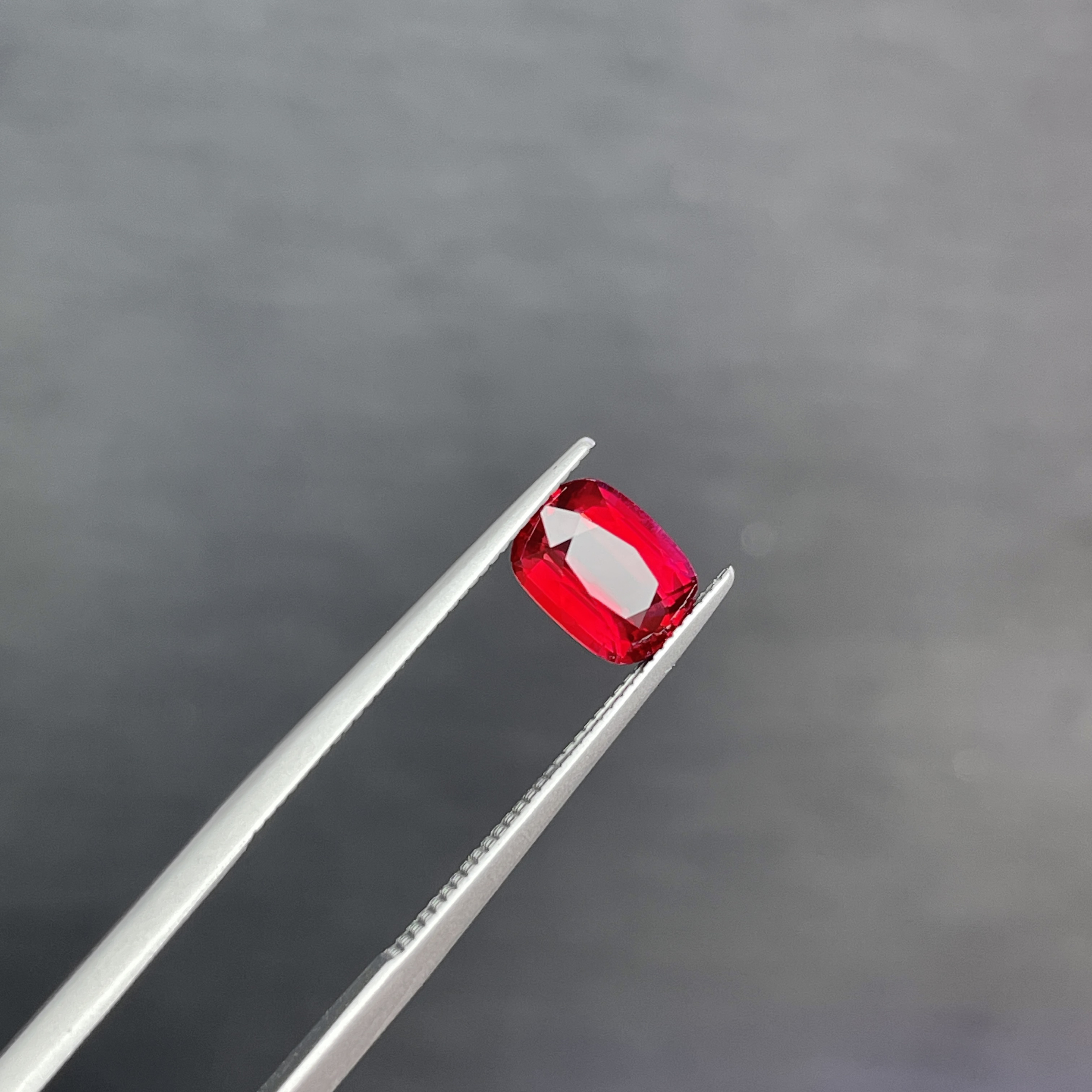 1.51克拉天然无烧鸽血红红宝石 全净玻璃体颜色浓艳满火彩GRS证书