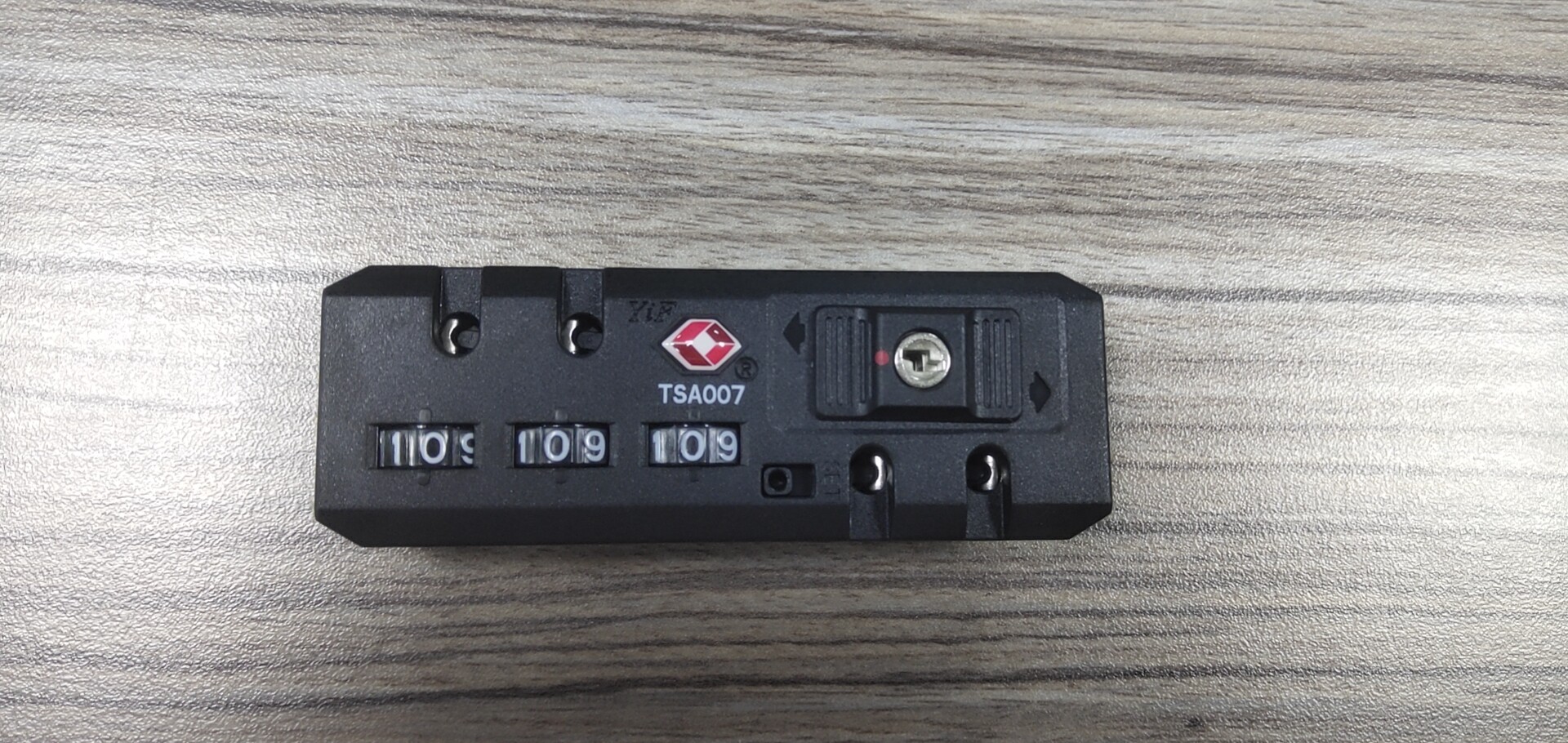 tsa13131出国海关密码锁拉杆箱