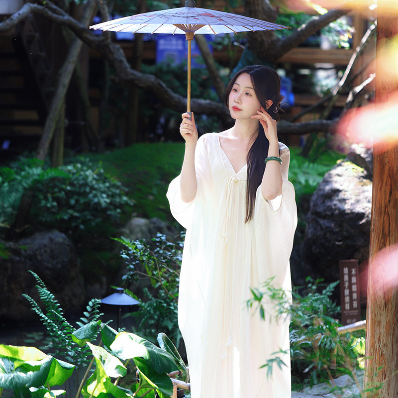 云间 柑香素染新中式清冷禅意真丝丝麻吊带连衣裙2026新款女夏装