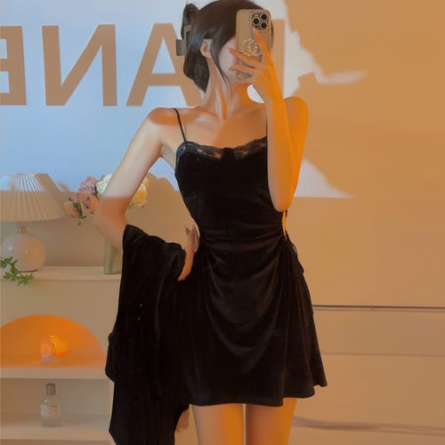 金丝绒性感纯欲风蕾丝吊带睡衣女