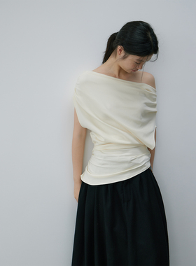 kani 斜肩露肩两穿一字肩不规则上衣女夏设计感小众高级感短袖t恤