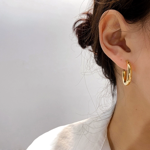 Золотые металлические изысканные серьги, 2021 года