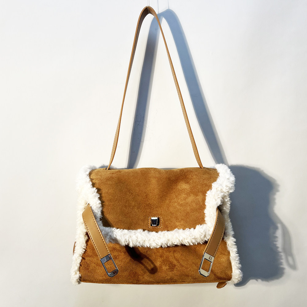 欧美复古仿鹿皮绒凯利包2026新款皮带扣装饰质感手提腋下单肩包