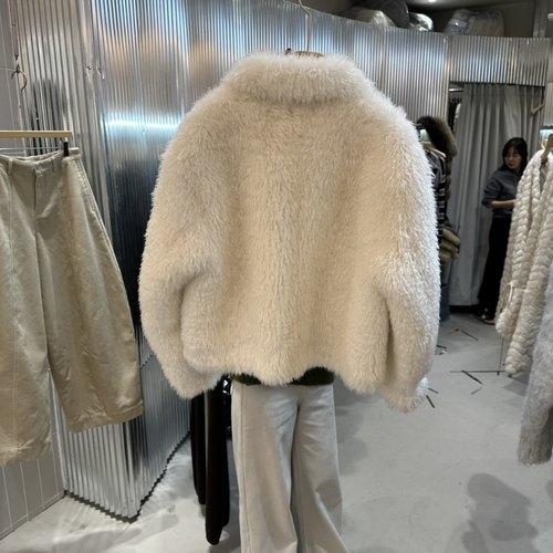 八1211韩国东大门运动瑜伽外套短款大衣区4534055大气人气个性