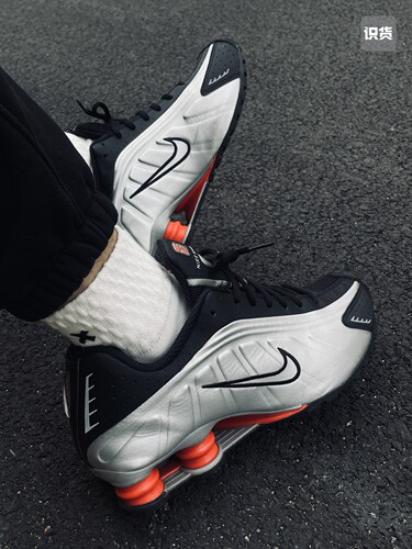 Nike Shox R4 跑鞋 气柱弹簧气垫 HQ1988-002 广东xm仓倒卖勿扰