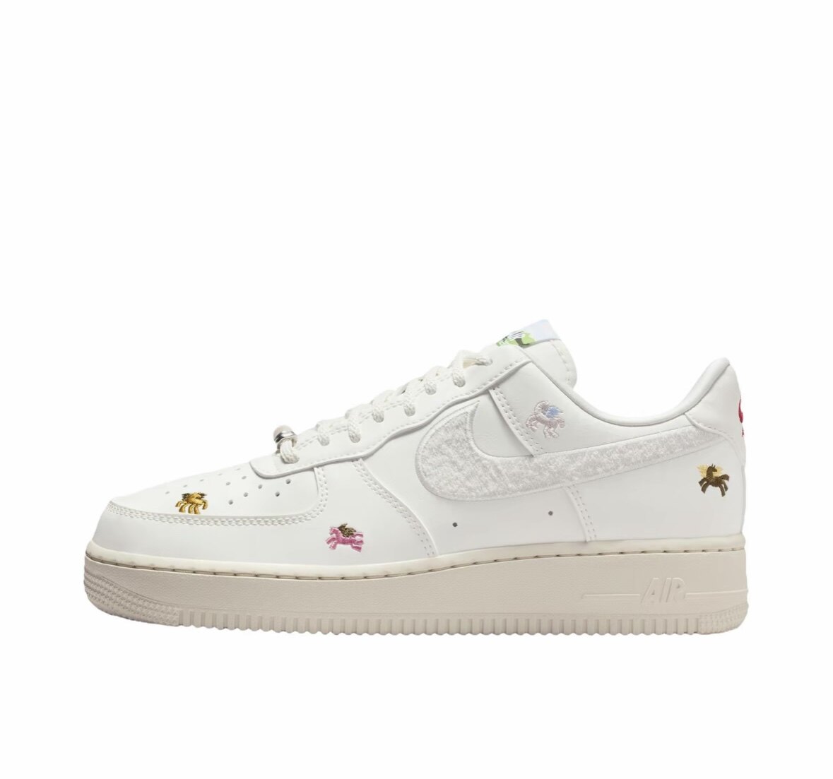 Nike Air Force 1空军一号马年限定板鞋女款IQ1143-100广州xc仓