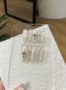 白色契约爆闪猫眼穿戴甲