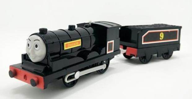 ELECTRIC TRACK TRAIN DONALD + CARRIAGE DONNO|DONALD TWO SECTIONS CAN BE PLAYED TRACKS