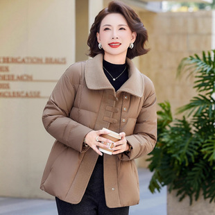恒源祥妈妈短款羽绒服女翻领冬季上衣新款收腰中老年白鸭绒保暖棉