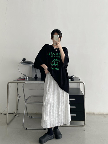春夏季肌理感褶皱半身裙女宽松