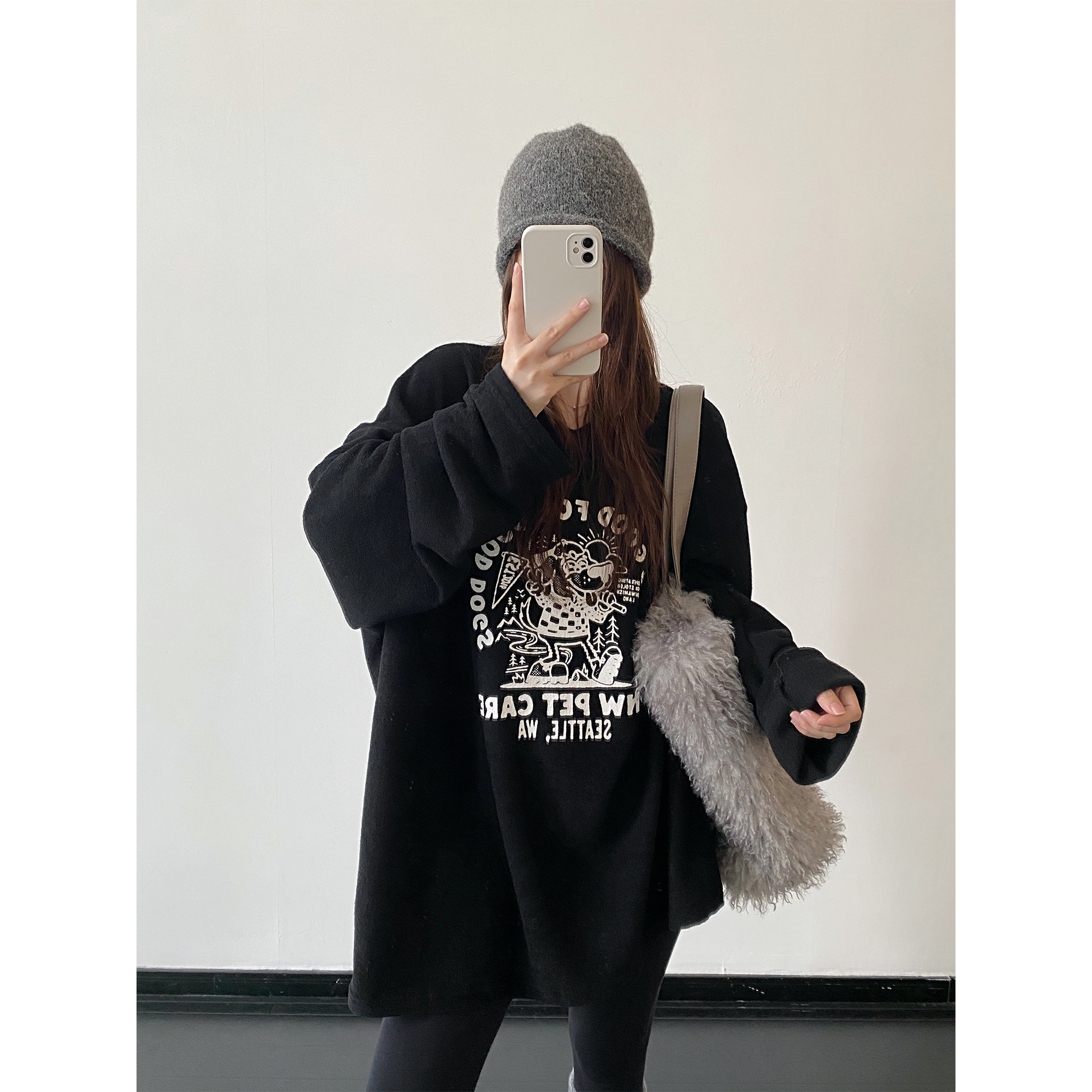 调皮小狗印花加绒圆领宽松卫衣女