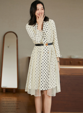风迪品牌春季新款女时尚波点连衣裙西装领风衣式女裙无腰带Z15082