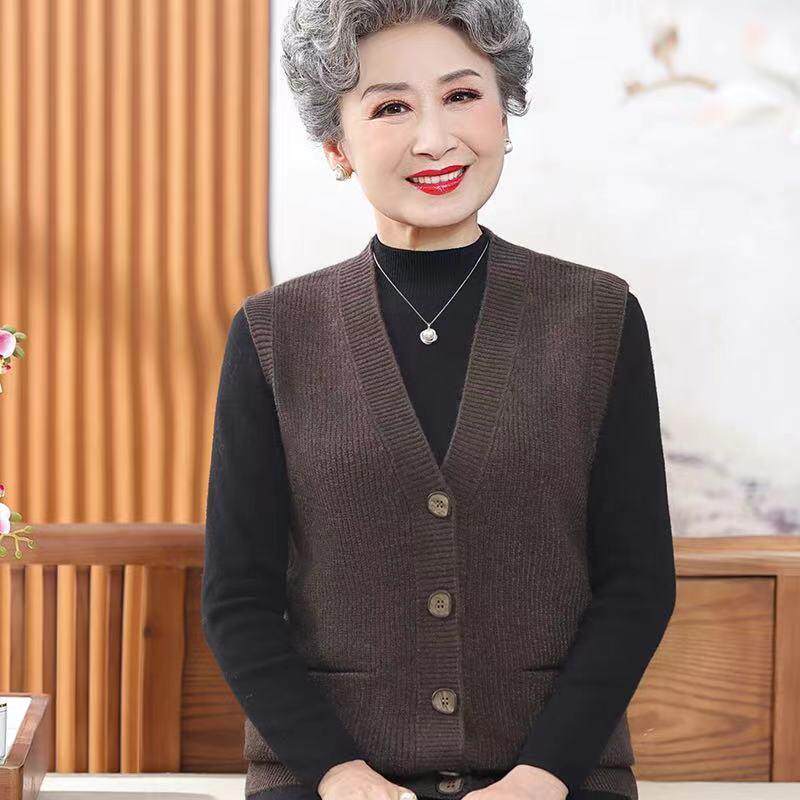 六十岁妈妈装秋冬针织衫坎肩马甲中老年女装毛衣背心加大码奶奶装