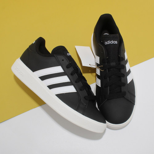 Adidas/阿迪达斯低帮休闲板鞋