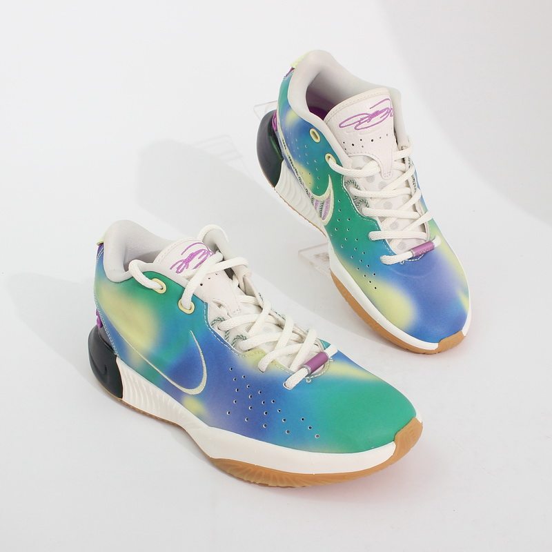 36码NIKE男女LEBRON XXI SE (GS)詹姆斯21青少年减震篮球鞋FN4305