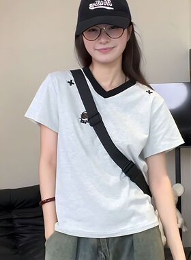 纯棉300斤大码女装胖mmV领撞色正肩刺绣短袖T恤夏季收腰显瘦上衣2