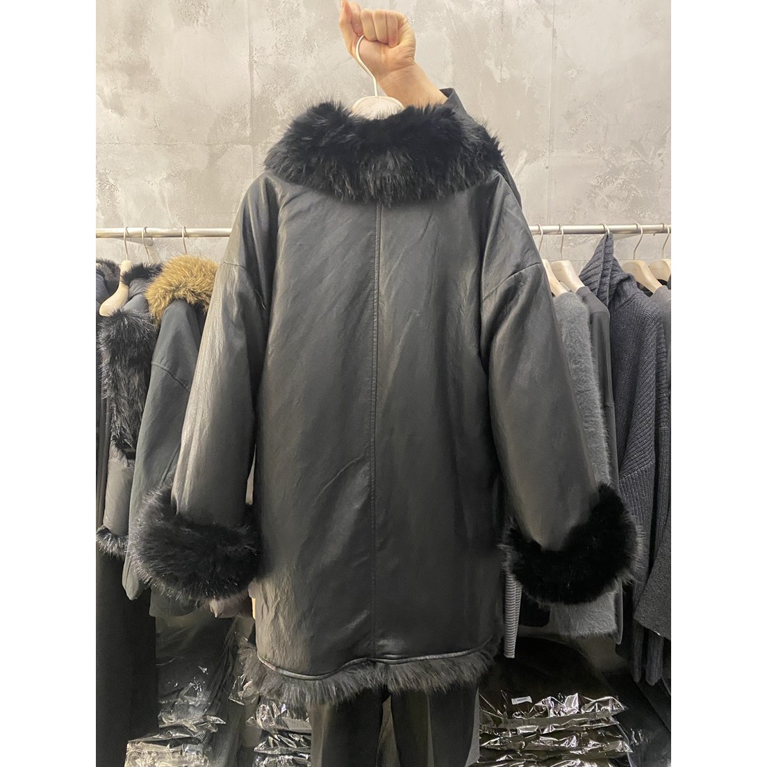 八1113韩国东大门运动瑜伽外套短款大衣区4489868正品气质休闲