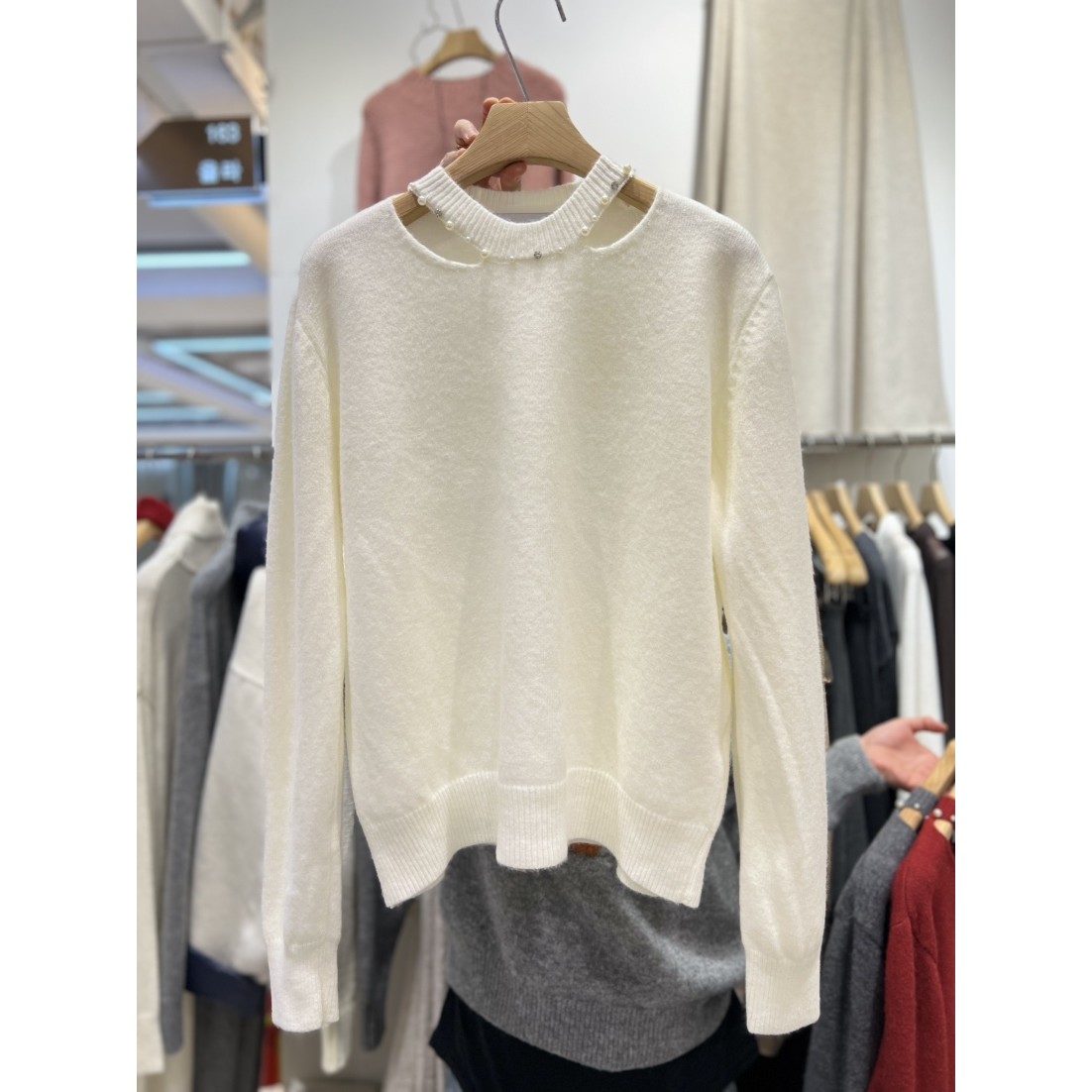 八1203韩国东大门运动户外针织衫区4516507风格正品大气休闲档口