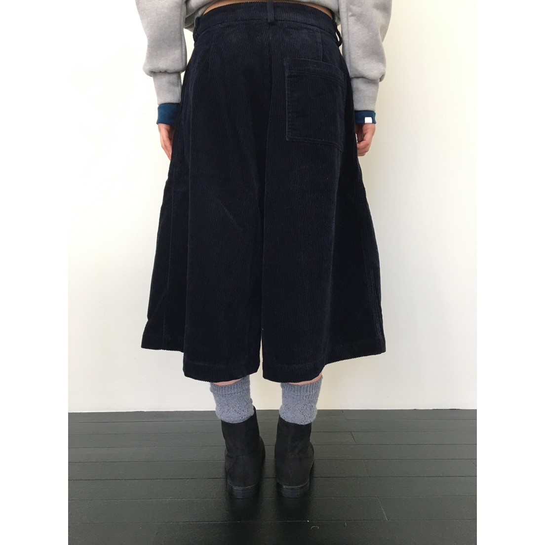 八1127韩国东大门运动短裤区4505022都市通勤独特纯色修身正品