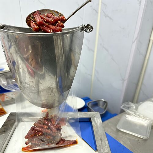空袋打包漏斗鸭嘴扁口带升降