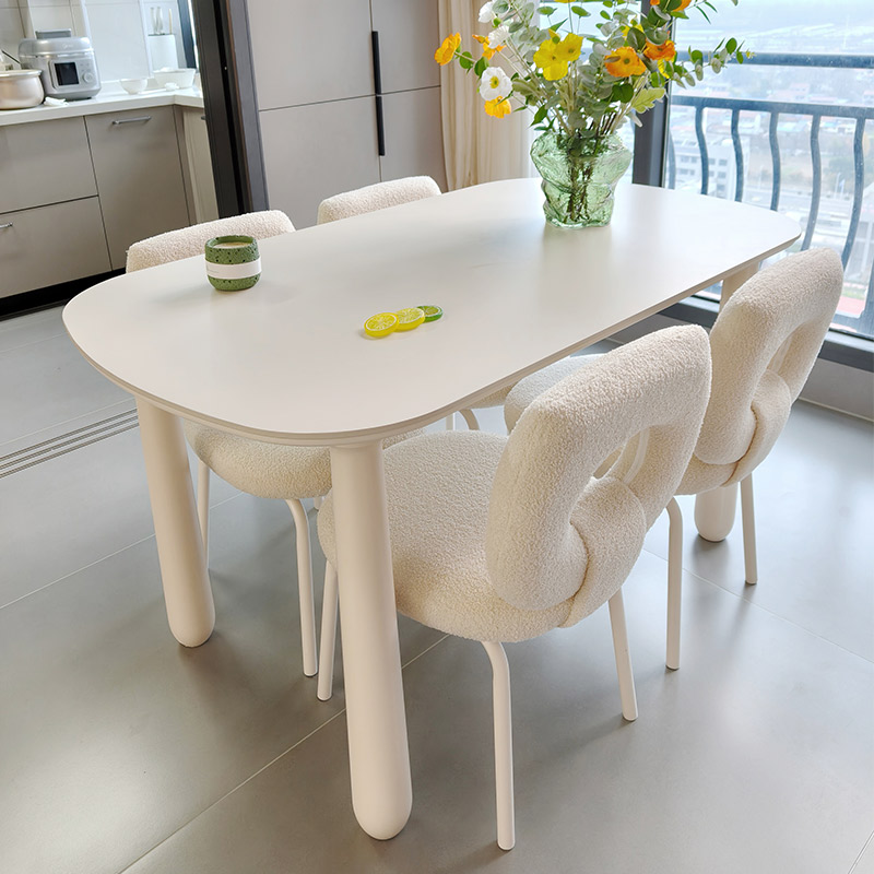 国闽奶油风岩板实木餐桌小户型