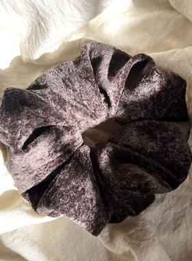 暗灰色丝绒纯色毛绒大肠发圈大号日常百搭头绳慵懒发饰