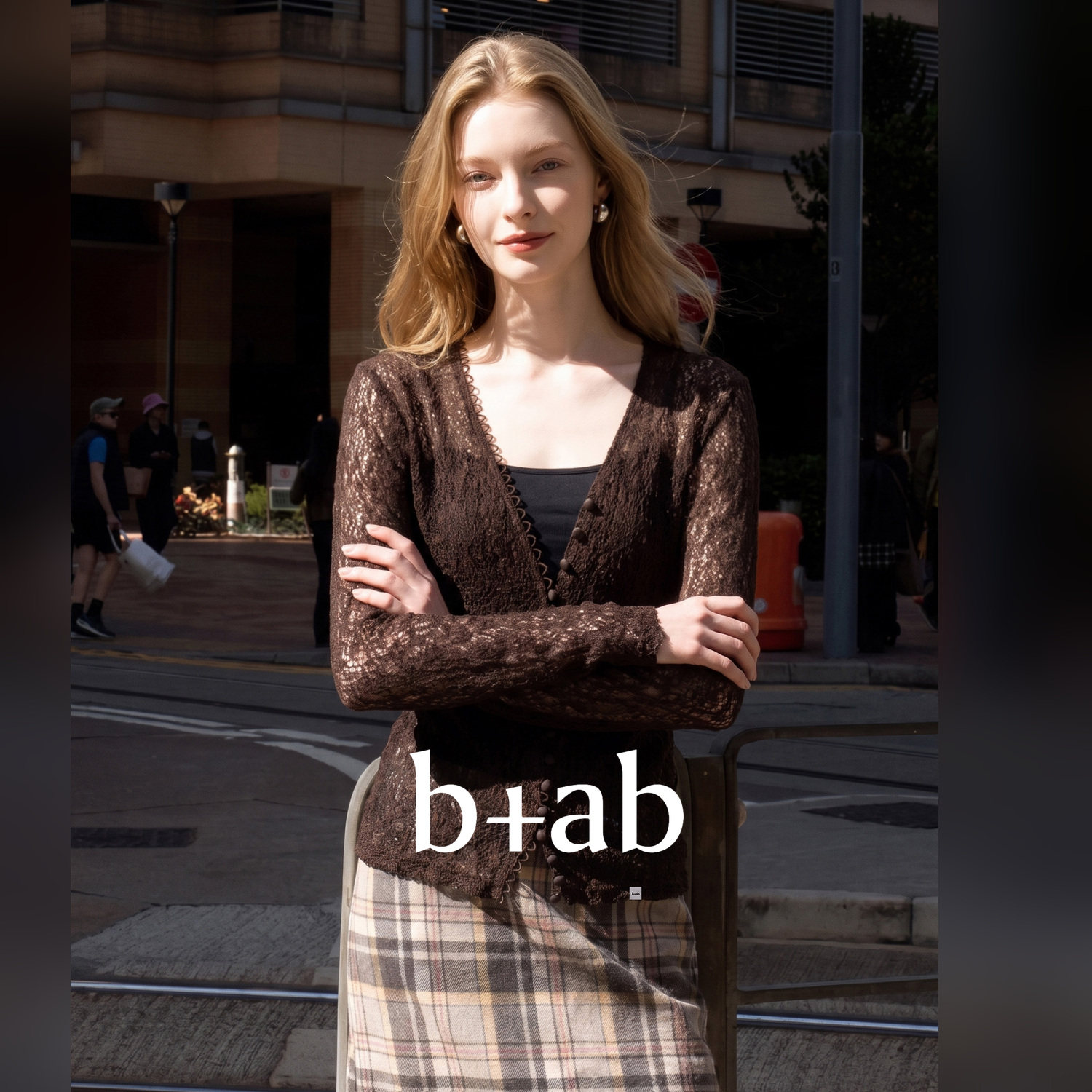 it b+ab 女装毛针织衫深咖啡色蕾丝开衫长袖V领纽扣女款内搭外穿