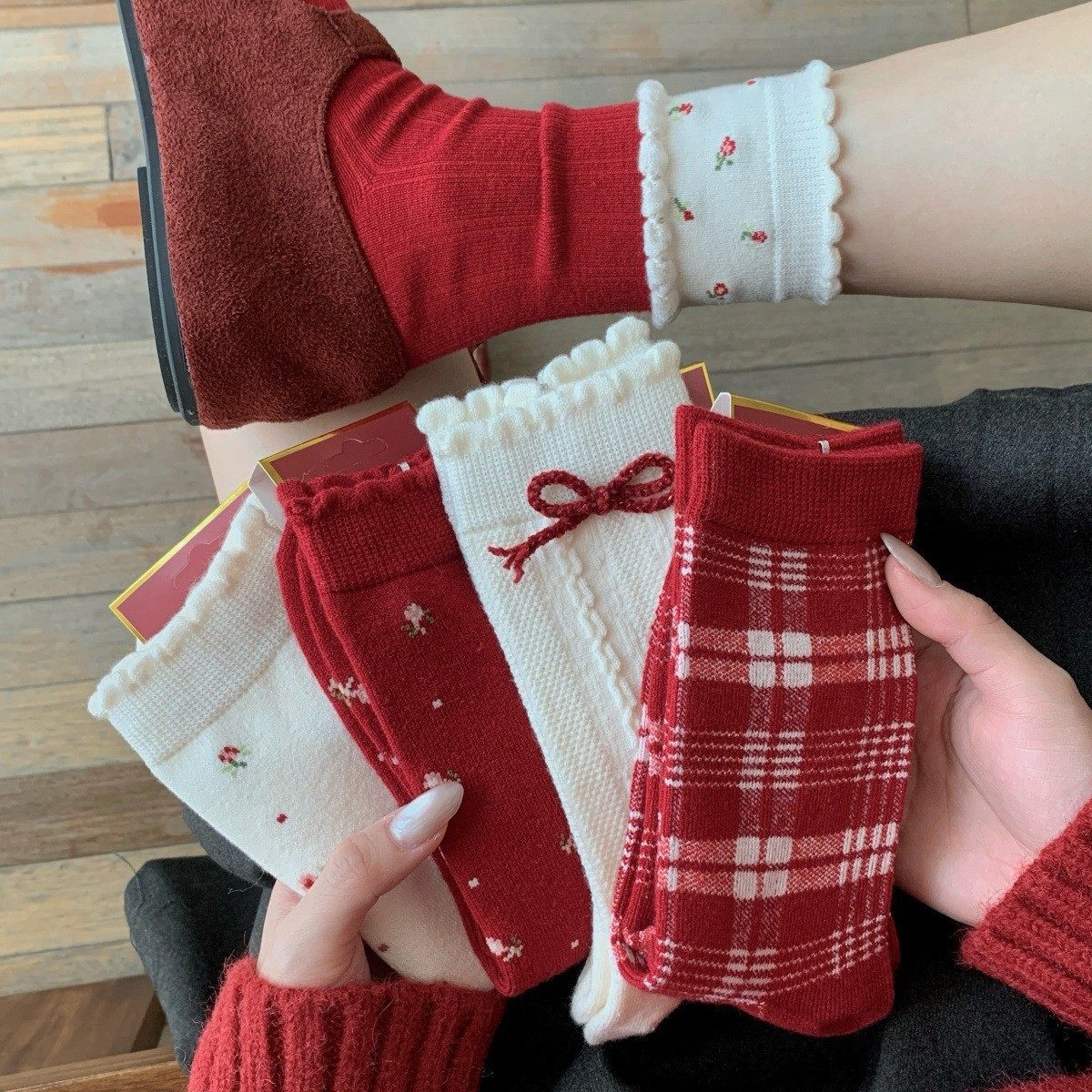 新年红色碎花羊毛袜秋冬新款韩系麻花中筒袜加厚保暖堆堆袜