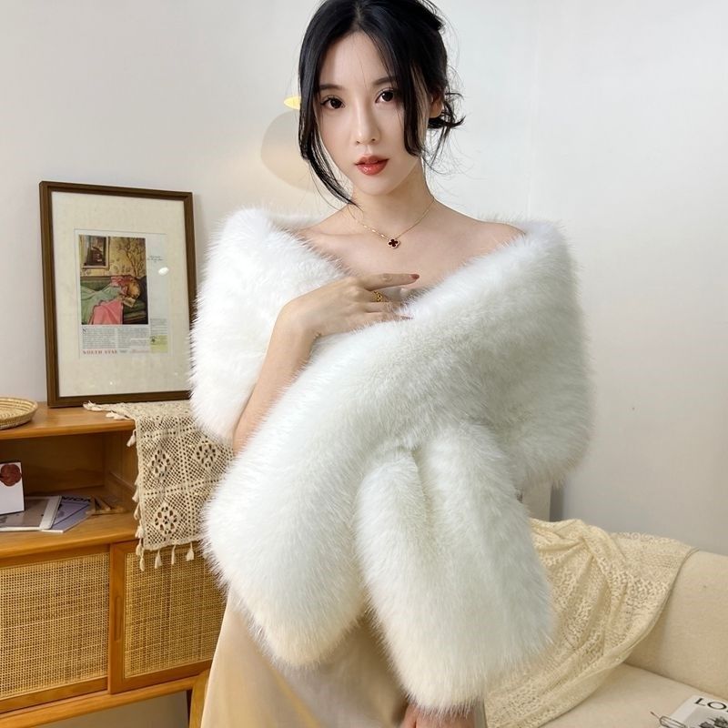 百搭狐狸毛绒围巾新娘礼服婚纱仿皮草保暖斗篷披风毛绒披肩女法式