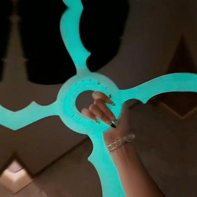 谁会拒绝一把会发光的风魔手里剑