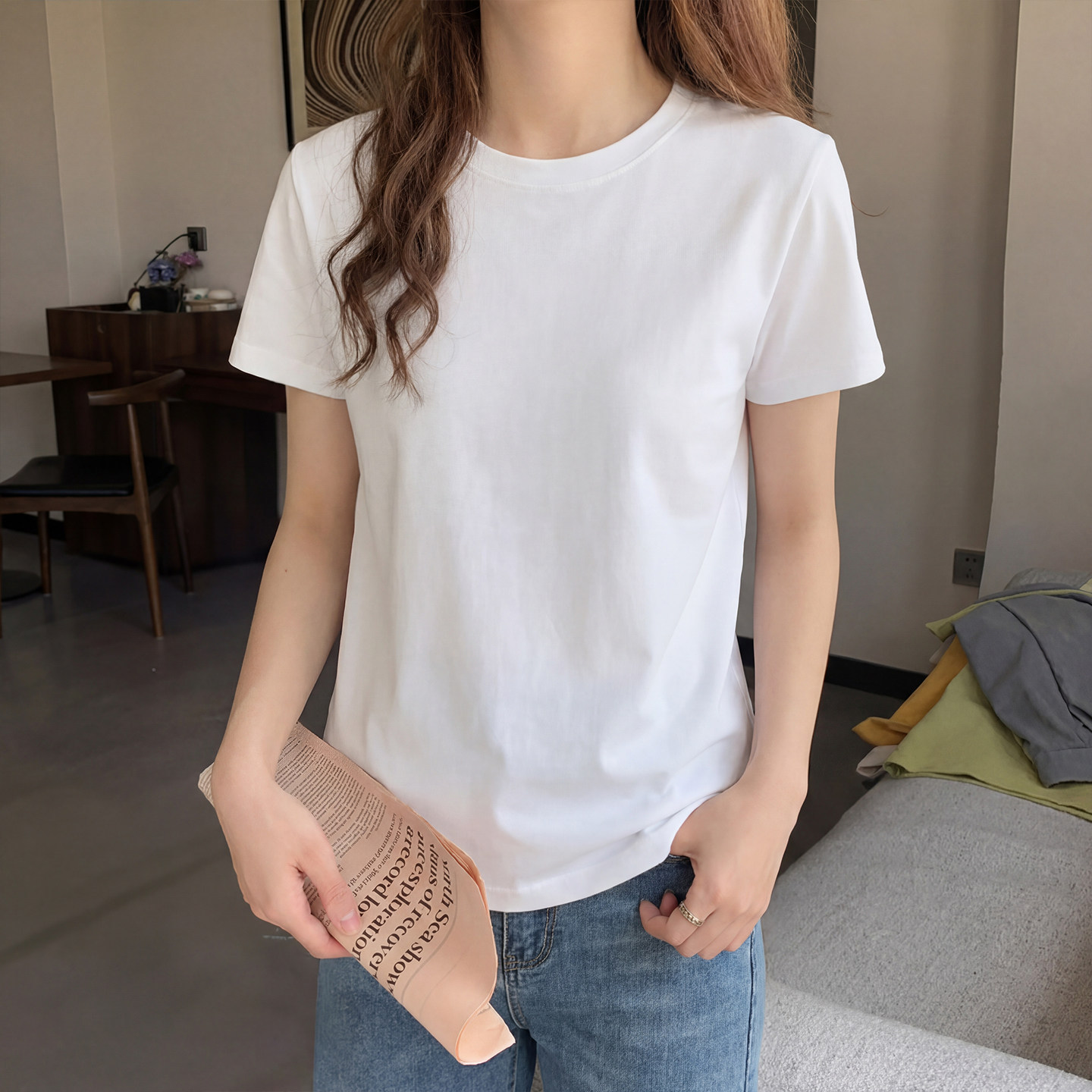 白色正肩短袖t恤女夏季简约大码胖mm修身显瘦内搭巨好看圆领上衣图片