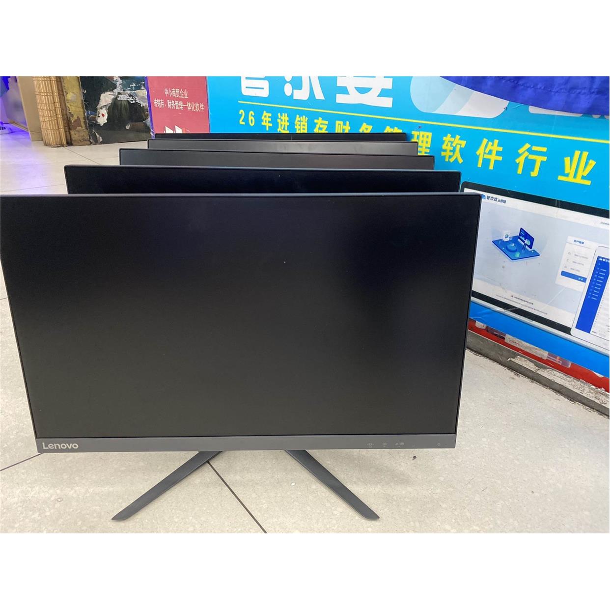 L2364A无边框显示器. 23寸屏幕，高清分辩率192