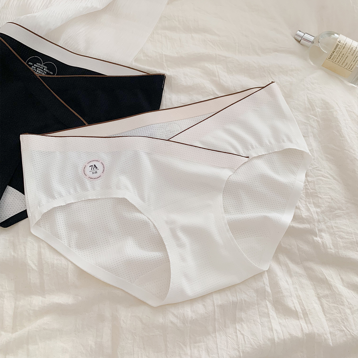 冰丝无痕内裤低腰三角裤