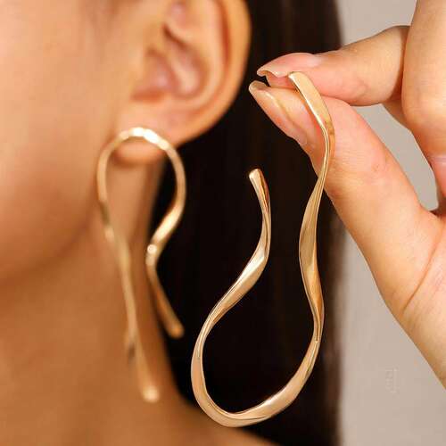 夸张耳环 New exaggerated asymmetrical retro earrings women's
