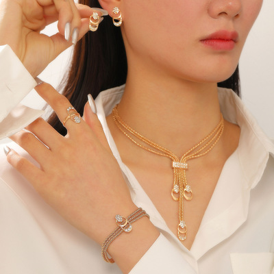 Minimalist necklace earring set, diamond collarbone chain饰