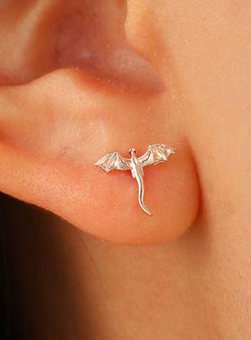 耳环Earrings New Women's Fashion Mini Flying Dragon Earstuds