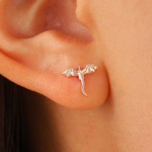 耳环Earrings New Women's Fashion Mini Flying Dragon Earstuds
