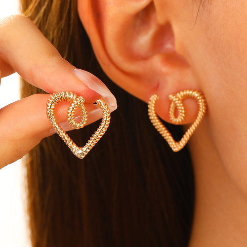 爱心耳环Love Earrings Twisted Retro Earnail Earrings women's