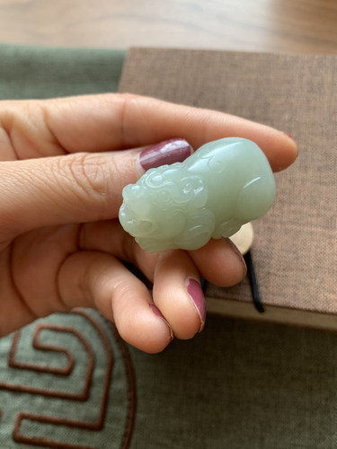 貔貅挂件新疆和田玉