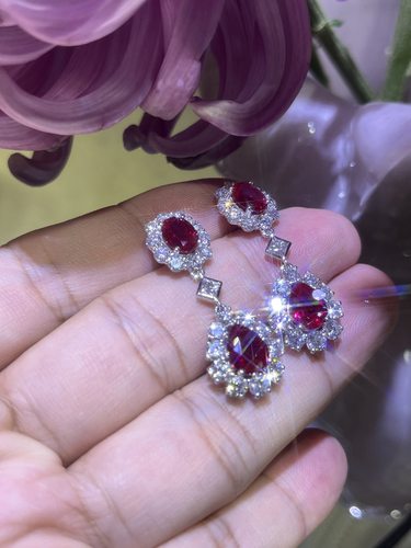 培育鸽血红3.86ct，培育钻石d2.685ct耳钉pt950镶嵌