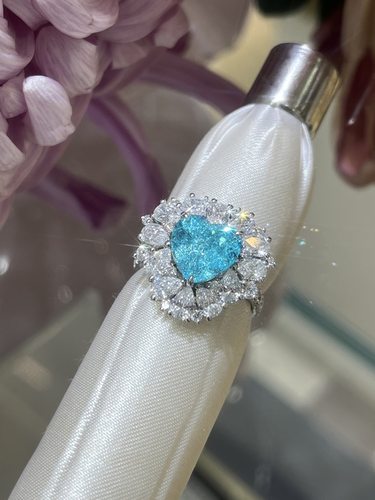 培育帕拉伊巴e4.9ct，培育钻石d2.254ct戒指18k镶嵌