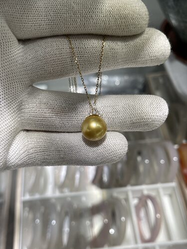 无暇12.49mm冰雪款浓金南洋金珠吊坠  9k培育钻石镶嵌