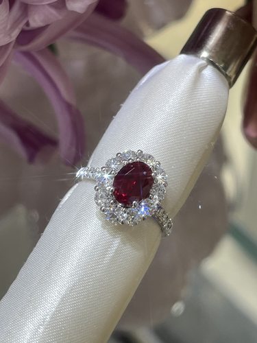 培育鸽血红1.68ct，培育钻石d1.346ct戒指pt950镶嵌