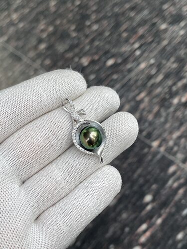 荧光12.2mm大溪地孔雀绿吊坠 重工18k天然钻石镶嵌 自然光拍摄
