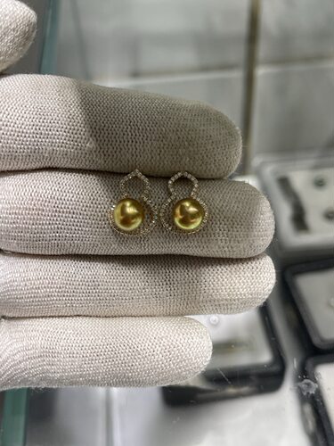 金绿满满！！ 超浓金7～8mm南洋金珠耳钉 葫芦款式 18k天然钻石