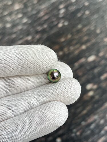 超辣，超亮！！ 9.67mm大溪地孔雀绿珍珠 自然光拍摄 孔后无暇
