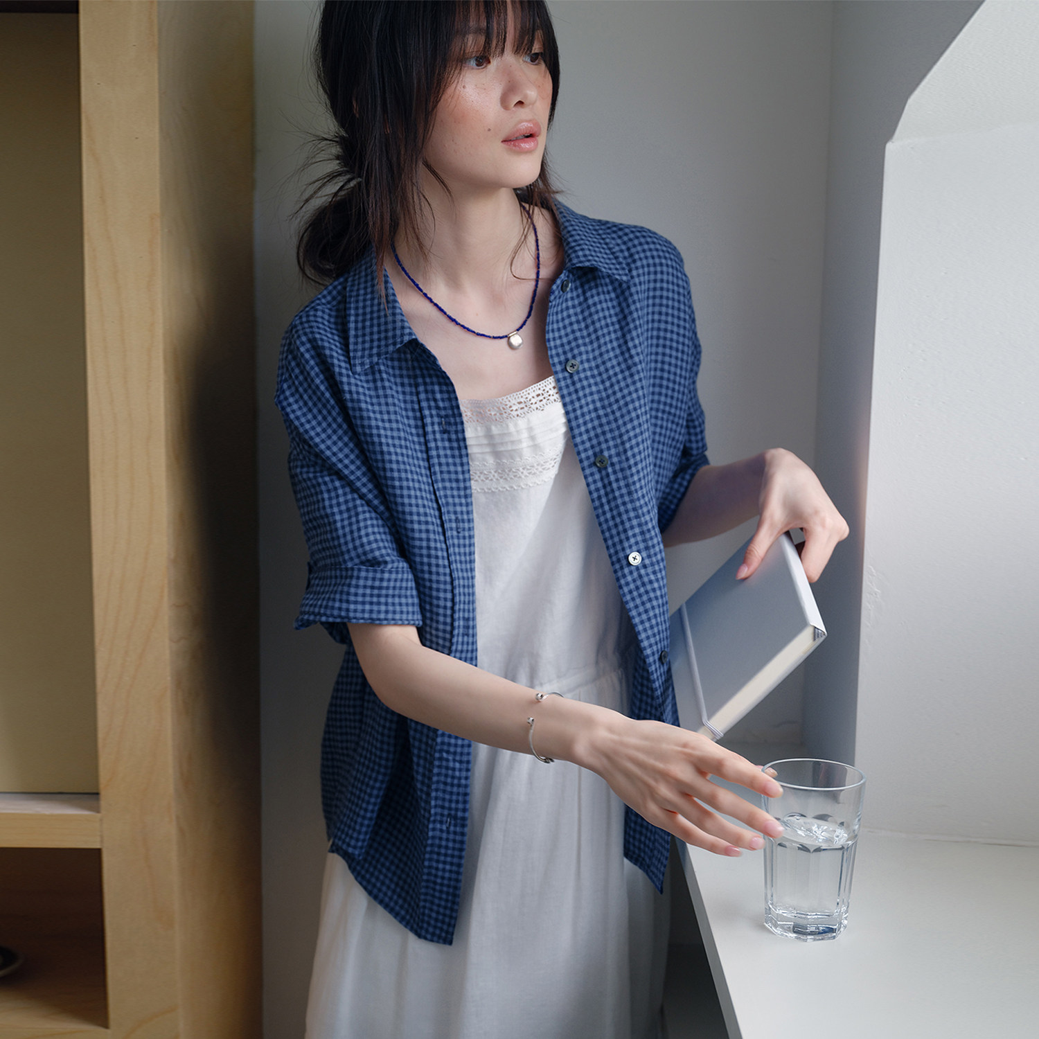 一方二集 全亚麻氧气维西蓝格亚麻卷袖盐系宽松清透感衬衫短袖