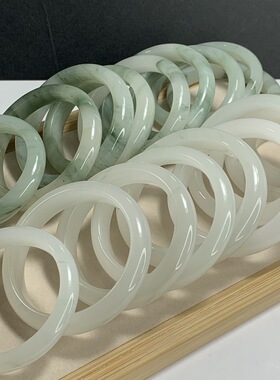 玉海实拍批发天然天山翠手镯精品镯子自然色油润光亮送礼佳品批发